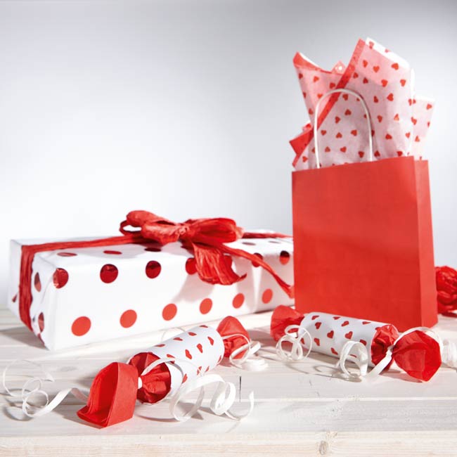 Gift wrapping with tissue paper
